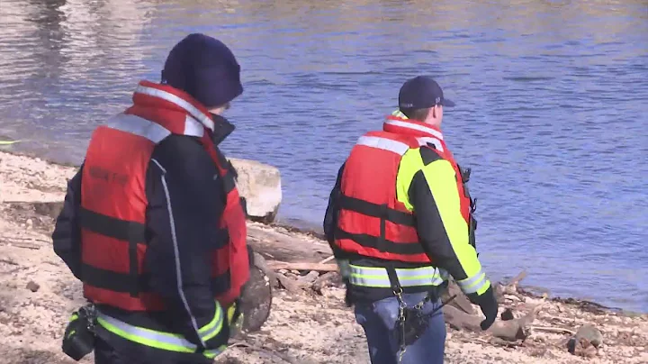 Weather, rising river levels hampering search for two missing Oregon boaters