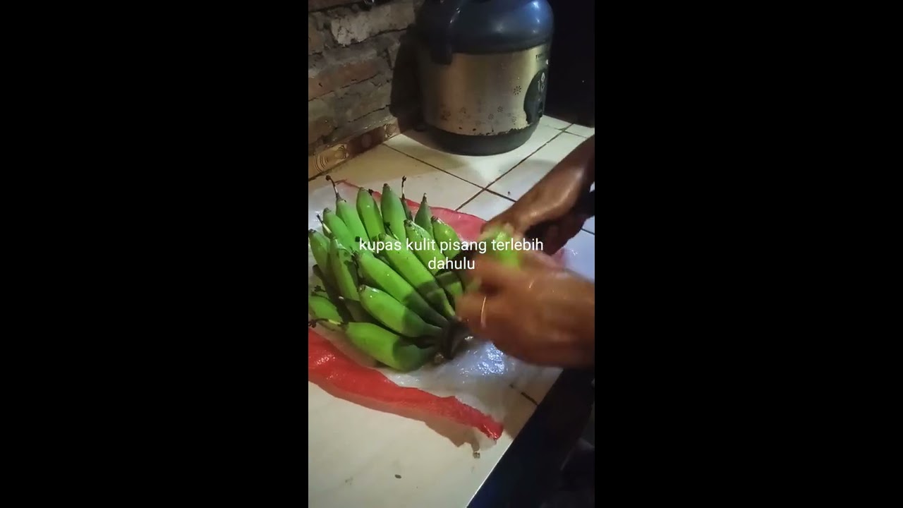 Cara membuat kripik pisang gurih simple hanya dengan 3 bahan - YouTube