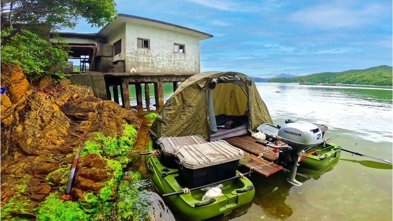 謎の廃墟に行って釣りしてダブルコンパクトカヤックで海上泊キャンプしてみたよ！