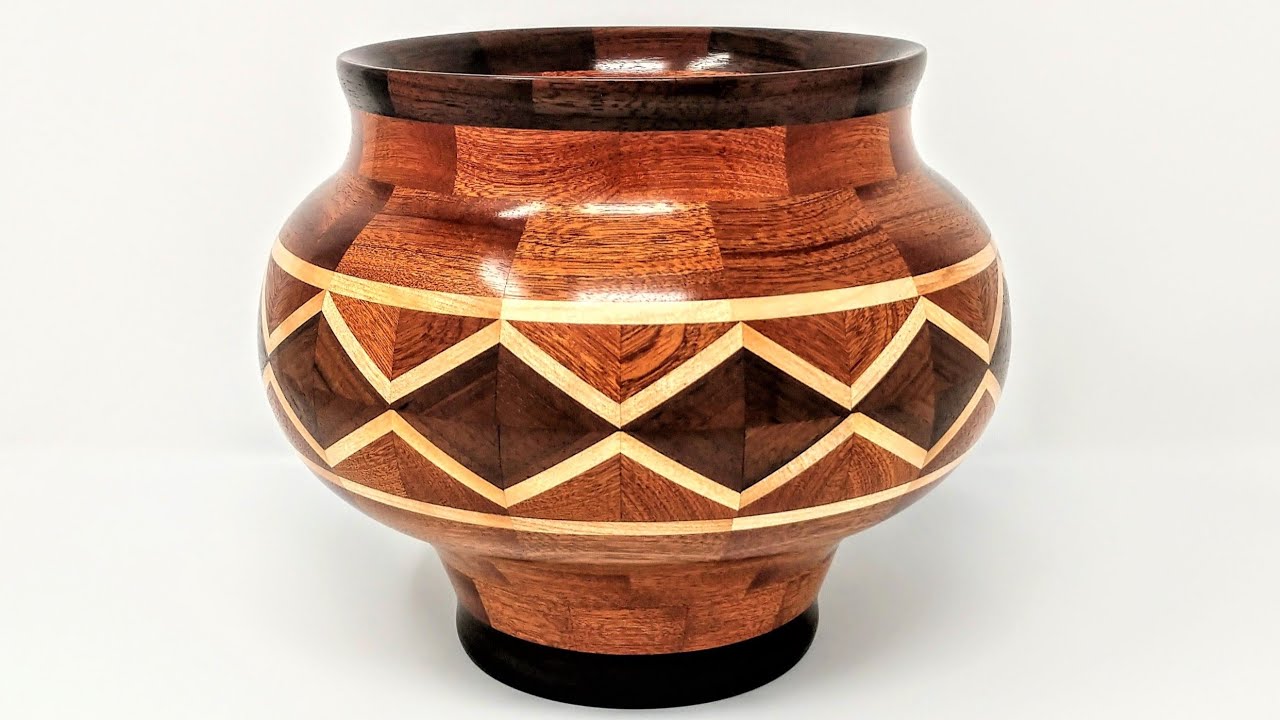 Woodturning a Diamond Chain-Link Bowl