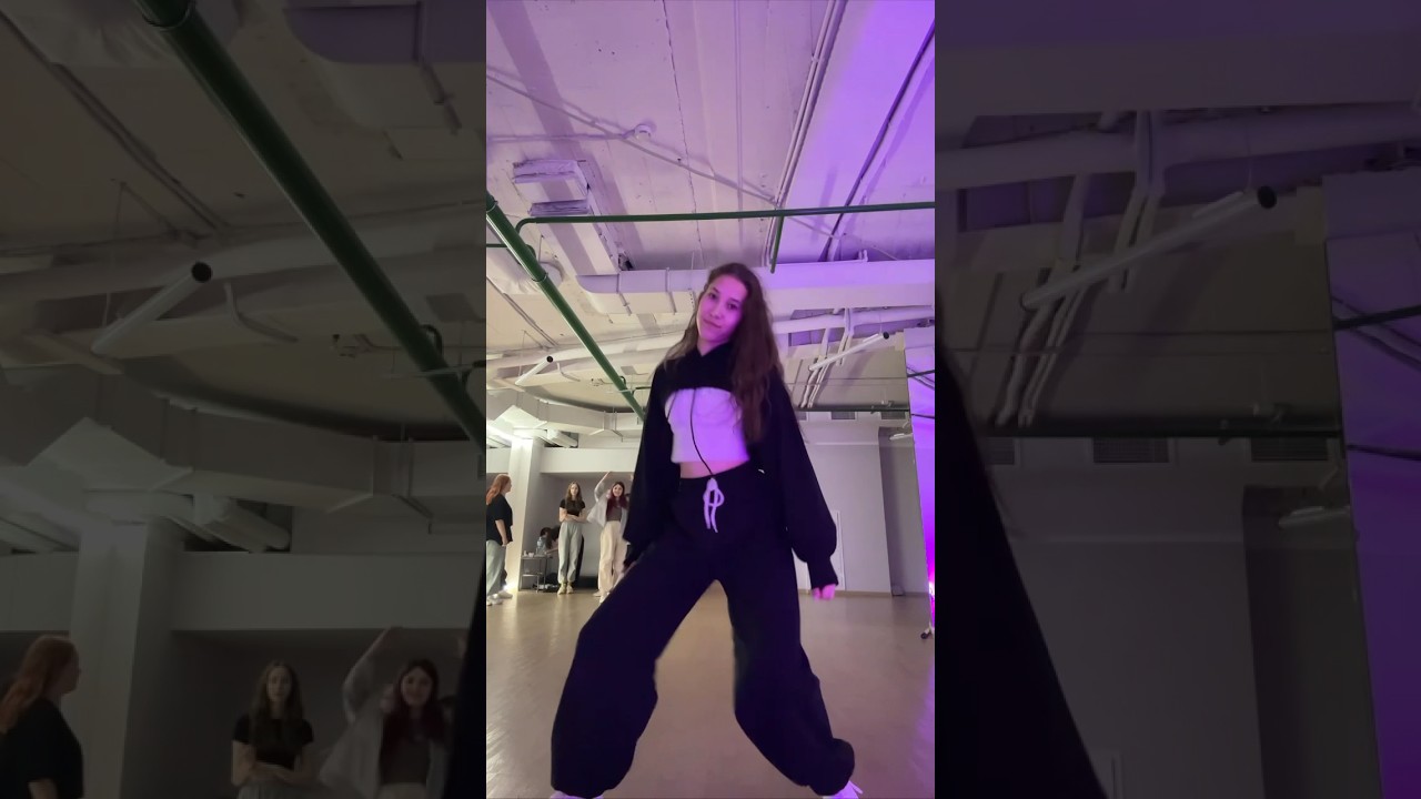 Dance cover from Vina(ETERLESS)💎Music names-1. Frozy - compa 2. Sky 