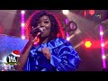 Roseline Layo interprète son titre "Donnez Nous Un peu" en live sur NCI