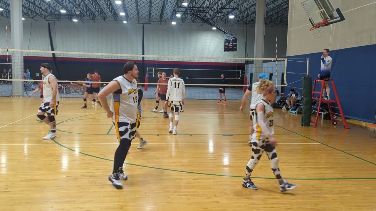 Milwaukee Moo Crew vs Cincinnati Family Feud (pool play) | NAGVA Louisville