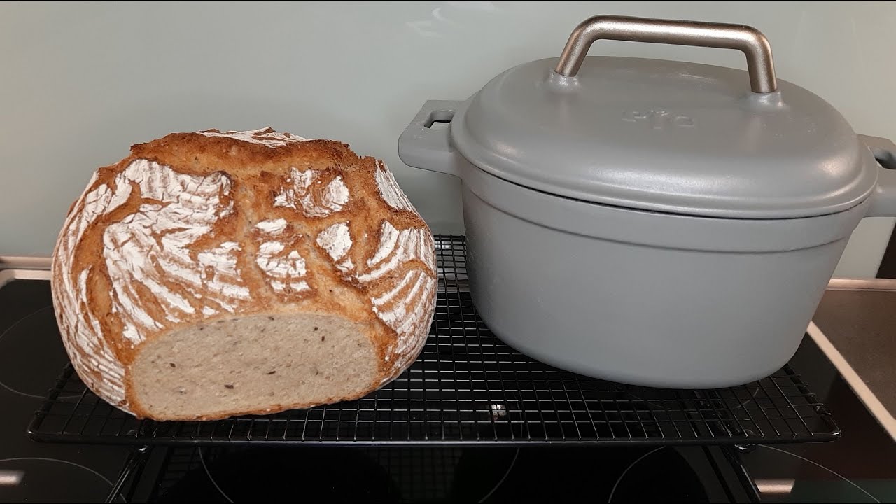 Mischbrot aus dem 5,7 L Emaillierten Gusstopf von Pampered Chef