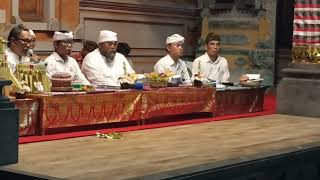 Sambrama Wacana Ida Palungguh Pedandha Putu Peling. Padang Tegal Ubud.