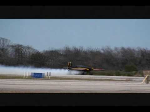 Patty Wagstaff extra 300 @ Valkaria Air Fest 2010 ...