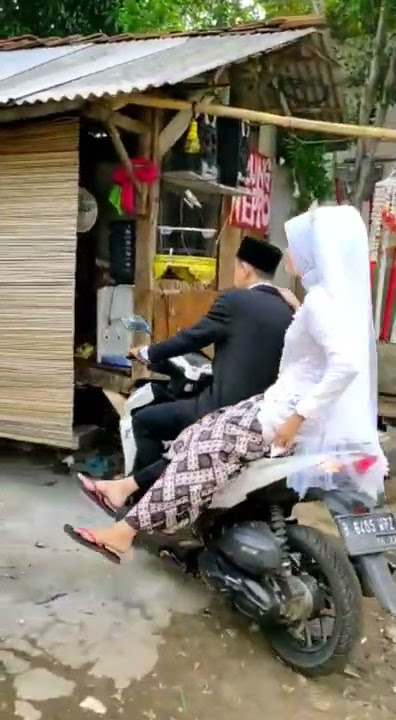 VIRAL, pengantin bawa motor sendiri ke KUA #shorts