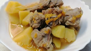 Очень вкусное  РАГУ на косточках из свинины  с картофелем. Сытное  блюдо.