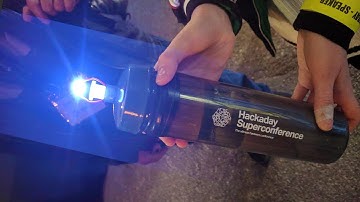 HackaDay SuperCon 2017 : Taser Bottle Badge Hack
