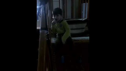 طفل يقرأ سورة الفاتحة بصوت جميل