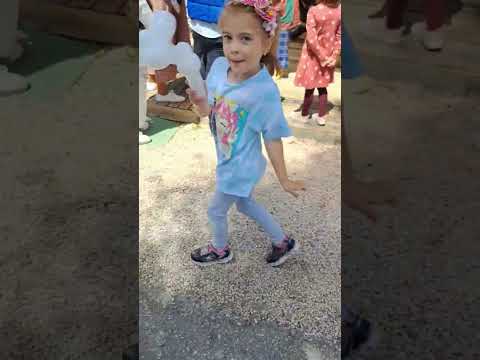Cute girl DANCING 💃 😍