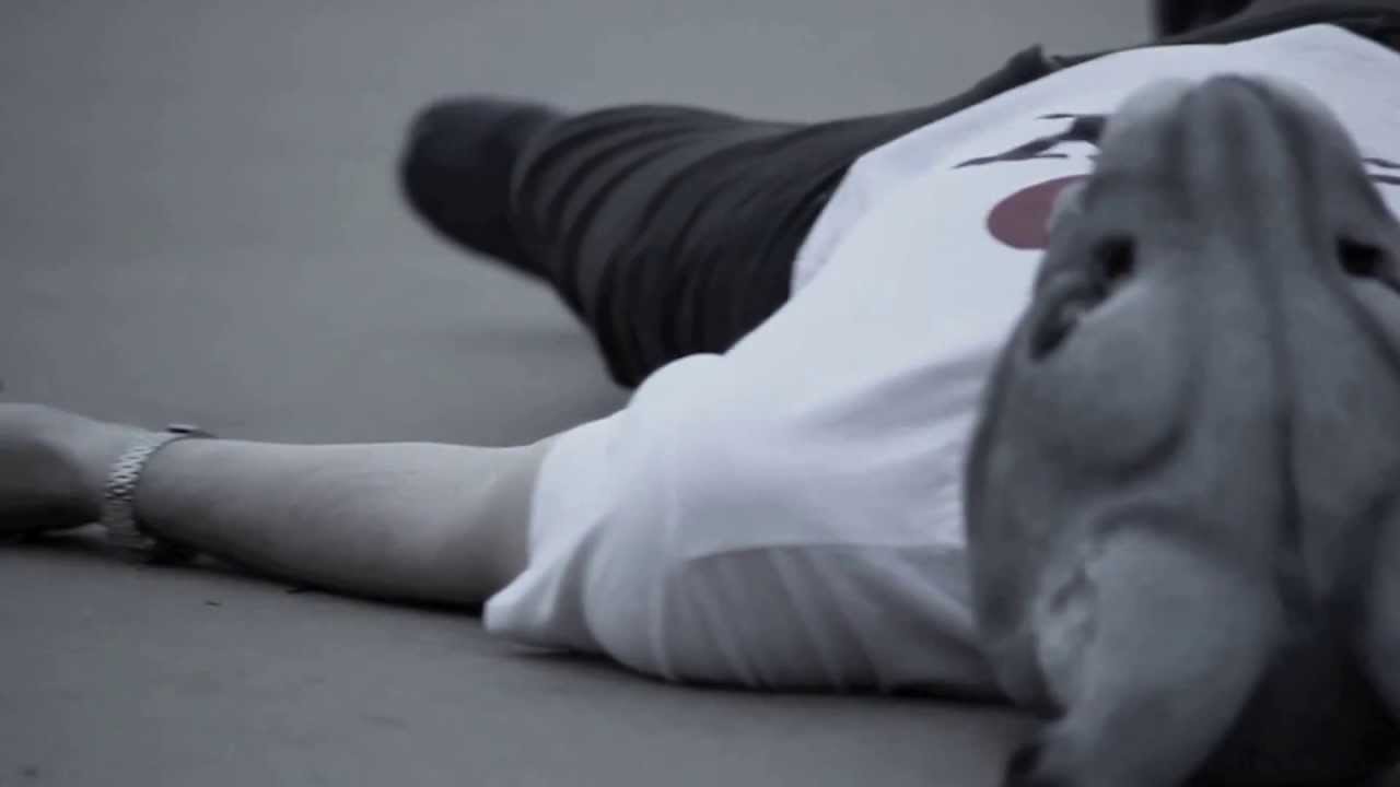 Guarda Ryan Vail - Become (Official Video) su YouTube Guarda Ryan Vail - Become (Official Video) su YouTube