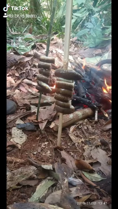 Kami lakilaki jaga mata