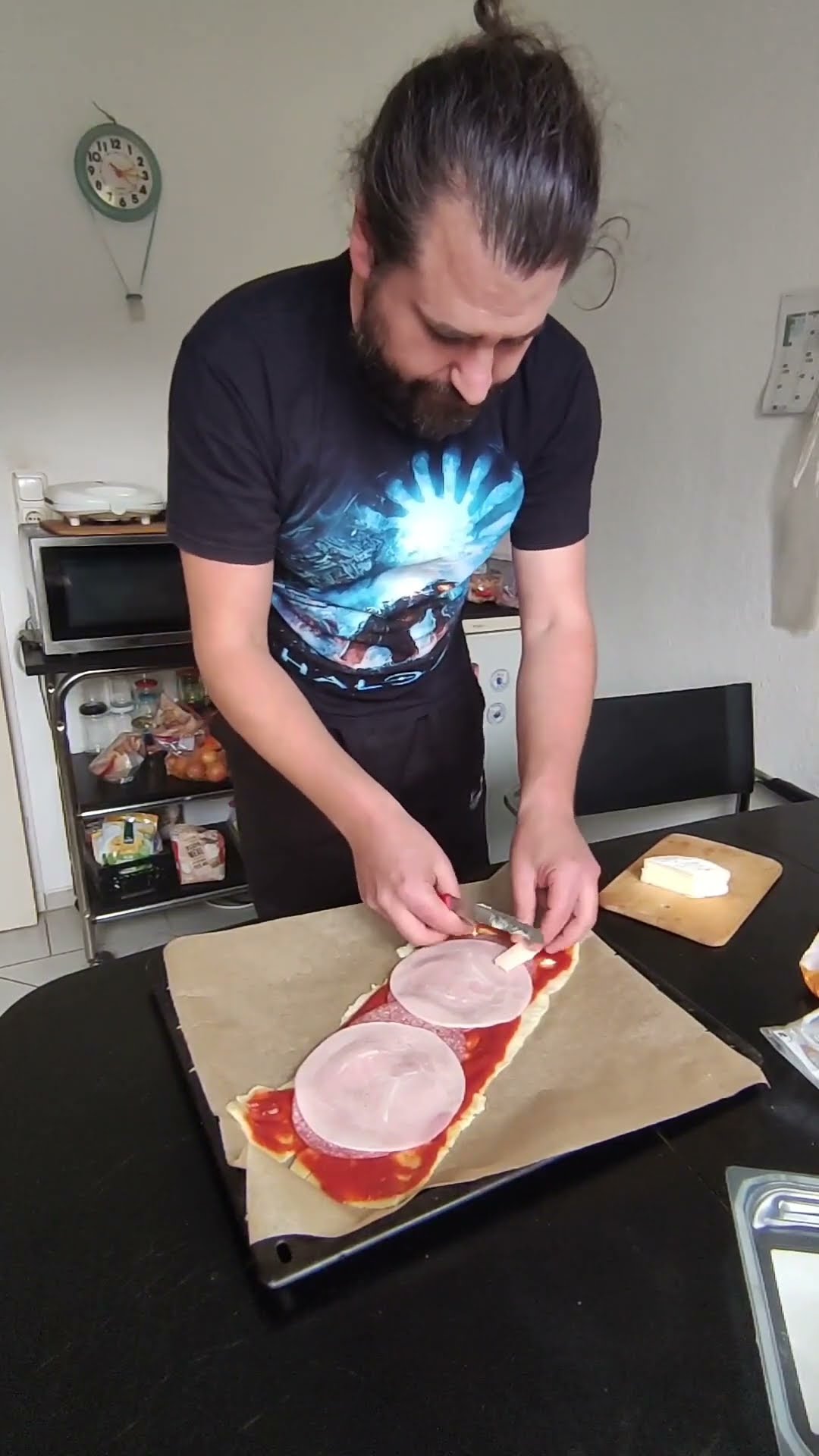 Feiertags Pizza🍕TEIL 5/9.Weichkäse, Salami und Kochschinken mit Käse ...