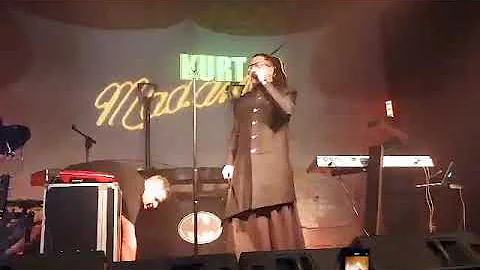 Kurt Harland Larson singing at Madame 14 05 2022. 2