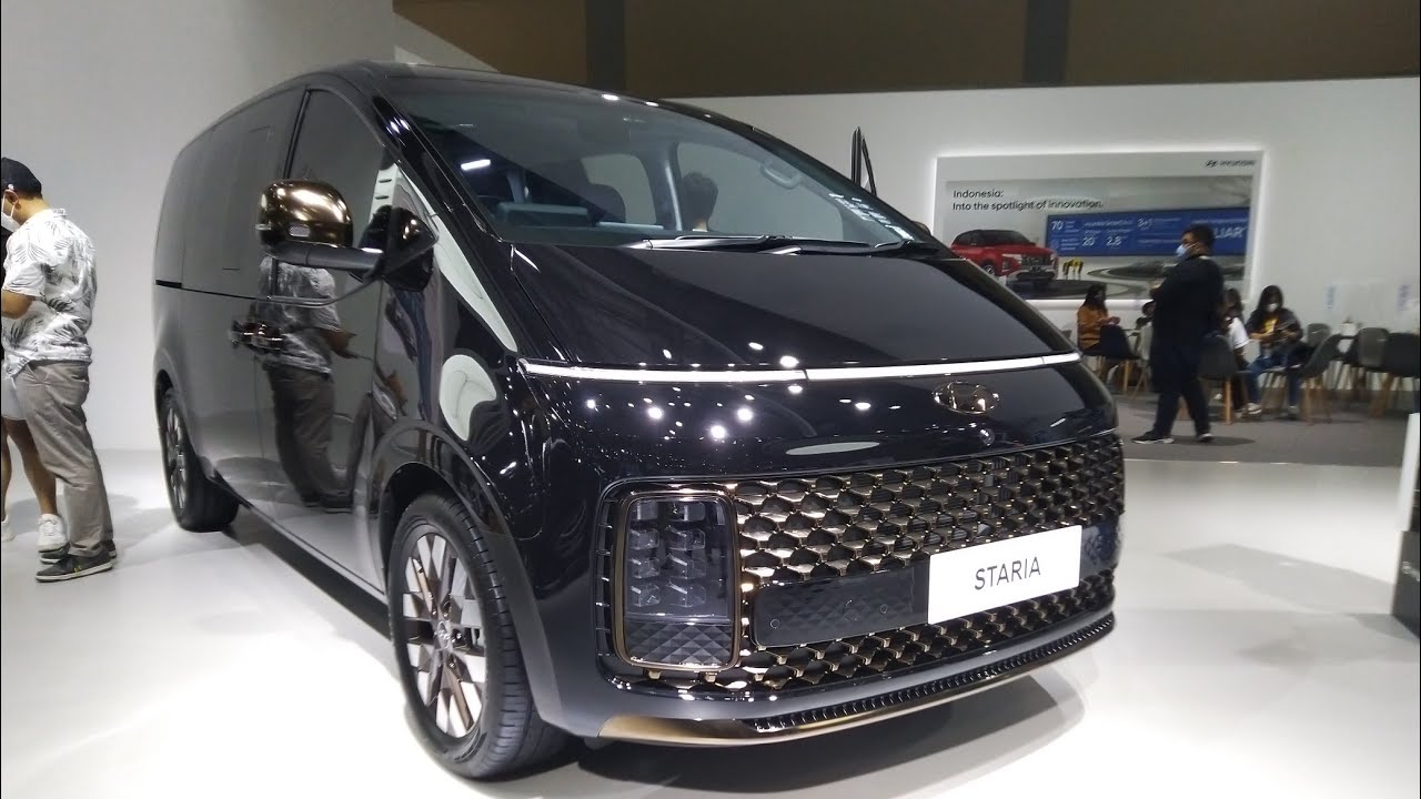 2022 Hyundai STARIA Signature 7. Exterior & Interior Walk Around.