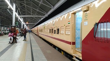 Kalka Mail - Full Coverage of UTKRISHT TRAIN - New Look of Coaches || Indian Railways