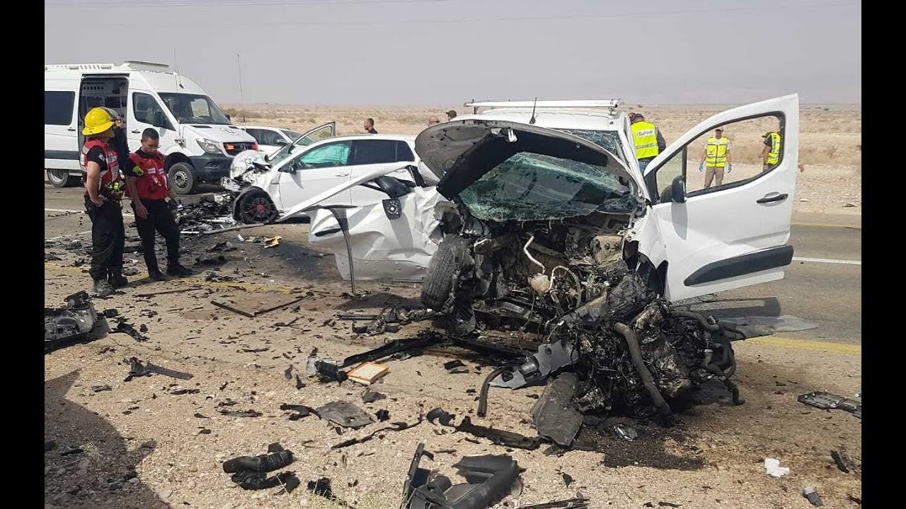 Idiots In Cars Compilation - Bad Drivers & Driving Fails 2022 #11