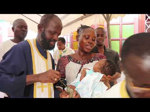 Vidéo: Quand Le Baptême Est-il Célébré Dans Les églises Orthodoxes