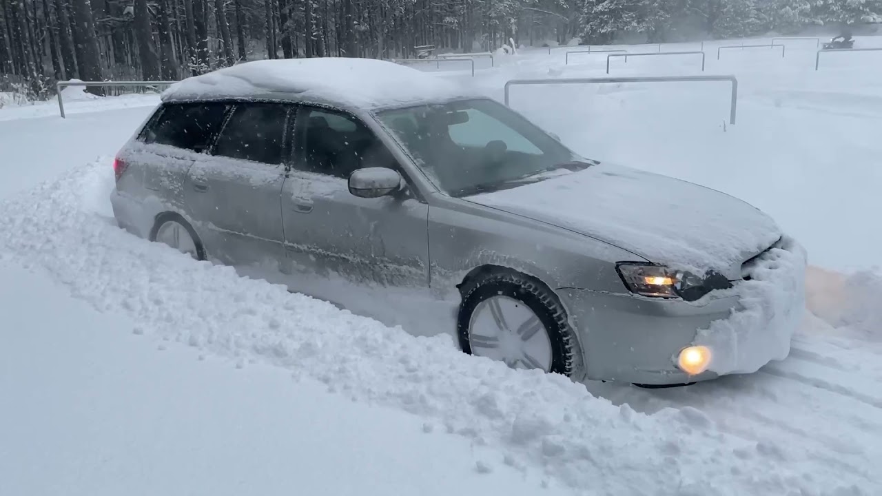 Subaru Legacy CRAZY DEEP SNOW!! (18 inches 45cm) AWD 4WD
