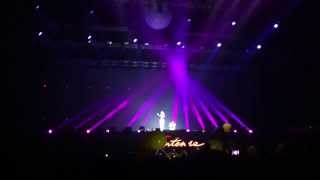 Armin van Buuren playing Laura Jansen - Use Somebody (Armin van Buuren Remix)