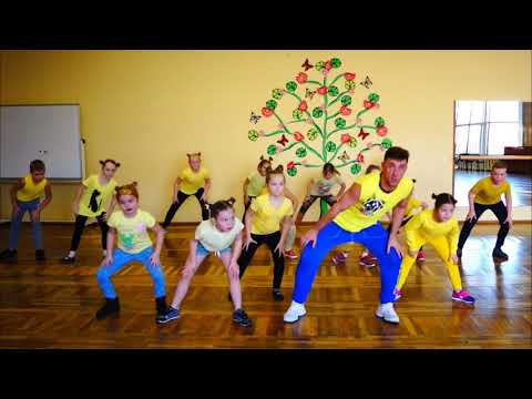 ZUMBA KIDS   Electronic Song   Minions   Instagram  @dovydaszumba