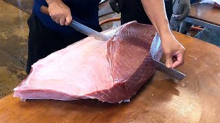 Cutting the Tuna King at Fish Market &  Sashimi Meal東港黑鮪魚上岸迅速切割— Donggang Taiwan
