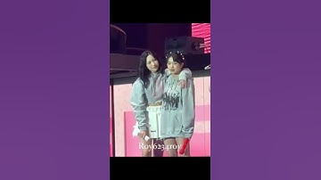 the way chaeyoung put mina