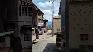 Y al fondo la serranía || Siete Concejo de Villaviciosa Principado de Asturias #españa #hórreos