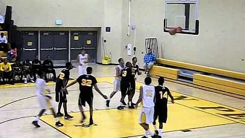 Elijah Gaines Finds His 'Sweet Spot', Hits The Mid...