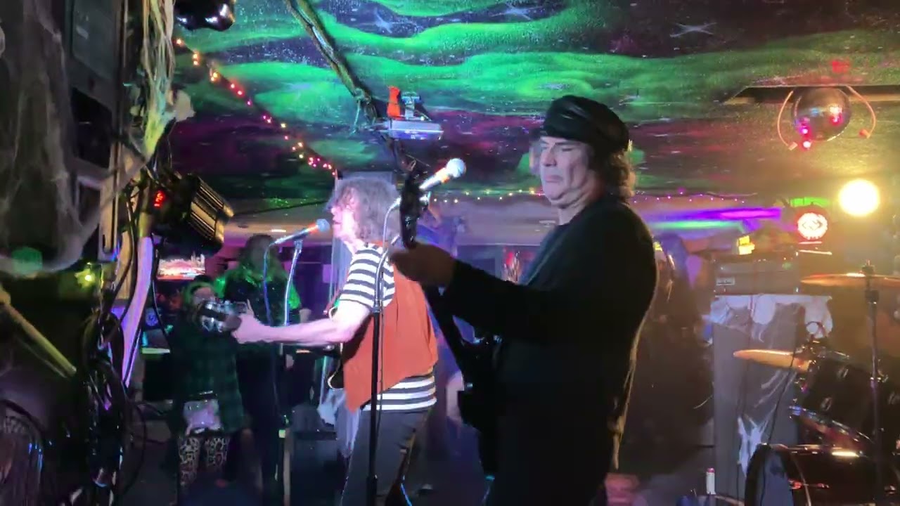 The Gruesomes - Fluctuation (Live at House of Targ Ottawa 2025/11/01)