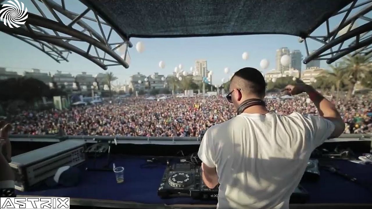 Astrix Rave Astrix @ Purim City Rave 2015 / The State Square / Tel Aviv - YouTube
