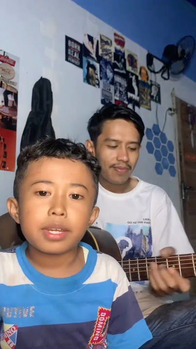 Dakota Skye anal jinsiy aloqada vibrator bilan Ajoyib dumba bilan italyan porno