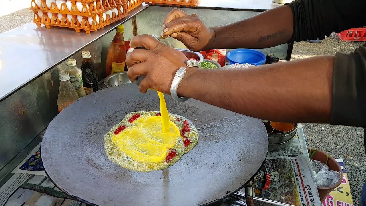 Desi Tadka with Red Chili : Butter Egg Bhul-Bhulaiya  || Surti Egg Recipe || Street Food India | Tasty Street Food