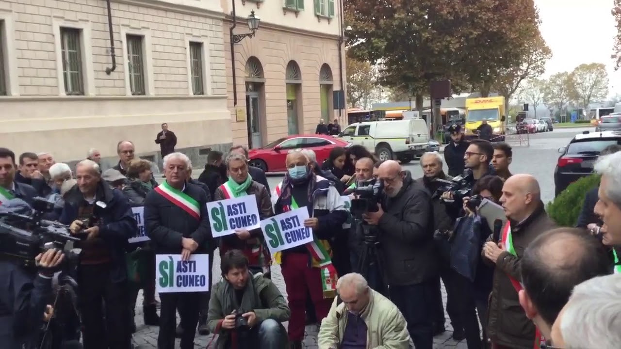 Manifestazione Asti-Cuneo - YouTube