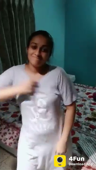 Desi girl showing boobs from bra