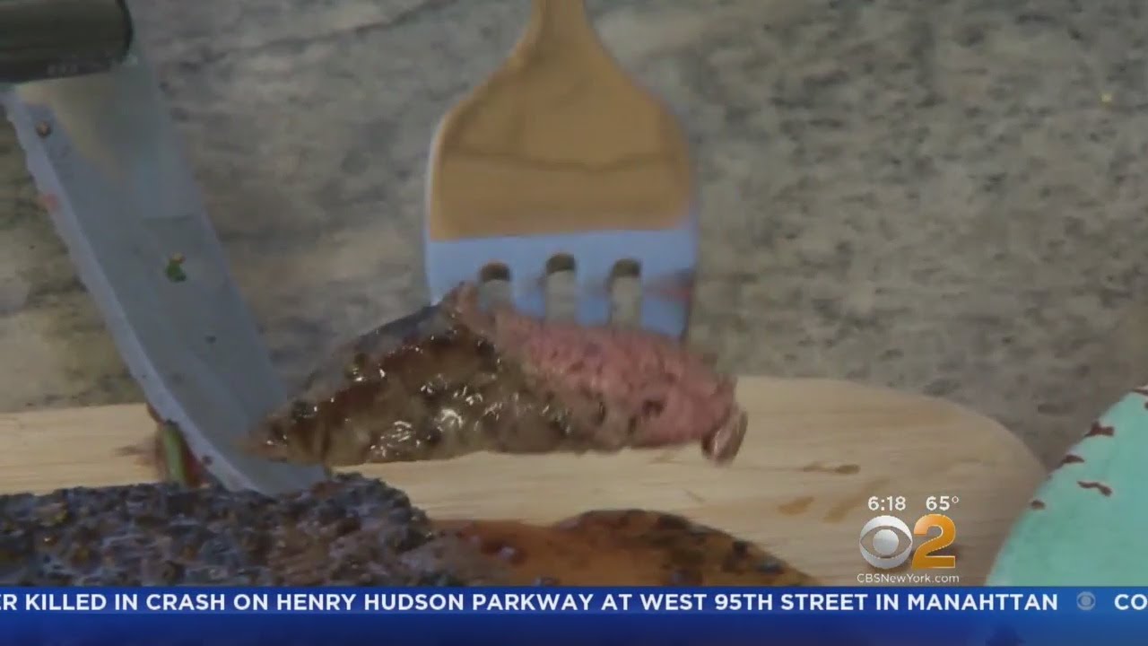 Cookin' Flank Steak On The Grill - YouTube