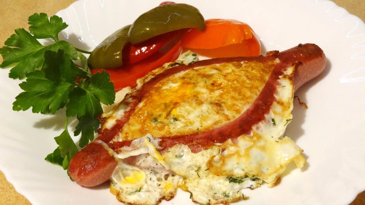 Greiti pusryčiai su dešrele ir kiaušiniu