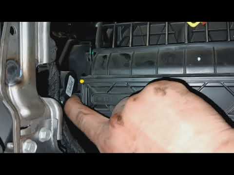 Замена фильтра салона на Opel Mokka....