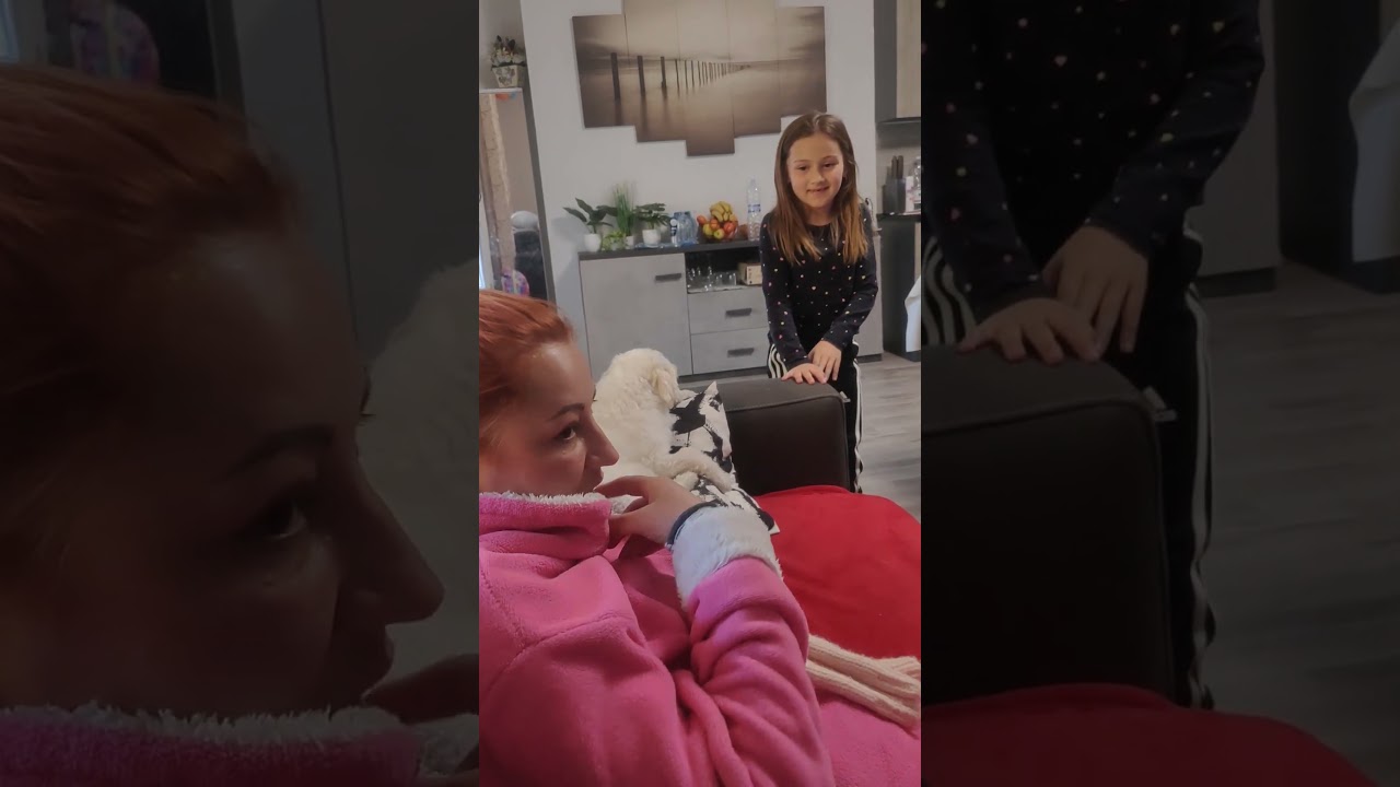 Puzza di piedi? Giulia sviene!