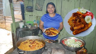 Locrio de Chicharron, Comida Dominican del Campo,