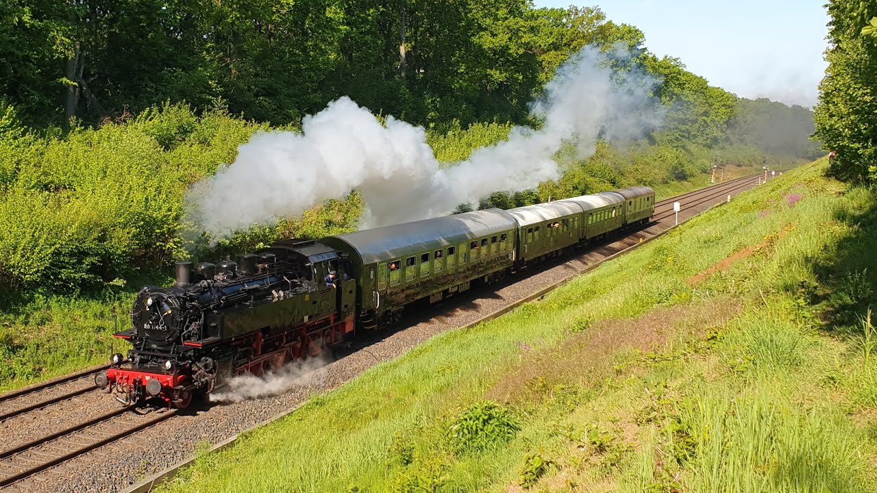 Dampfloks BR 86 1333 und 86 1744 Löbau