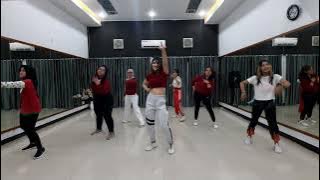 Mendung Tanpo Udan || Ndarboy Genk || Senam Kreasi || Zumba || Daquenz