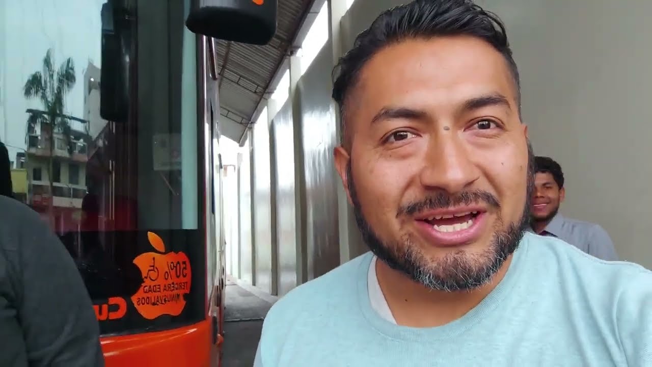 ASI SE DEBE VIAJAR PARA CRUZAR LA FRONTERA