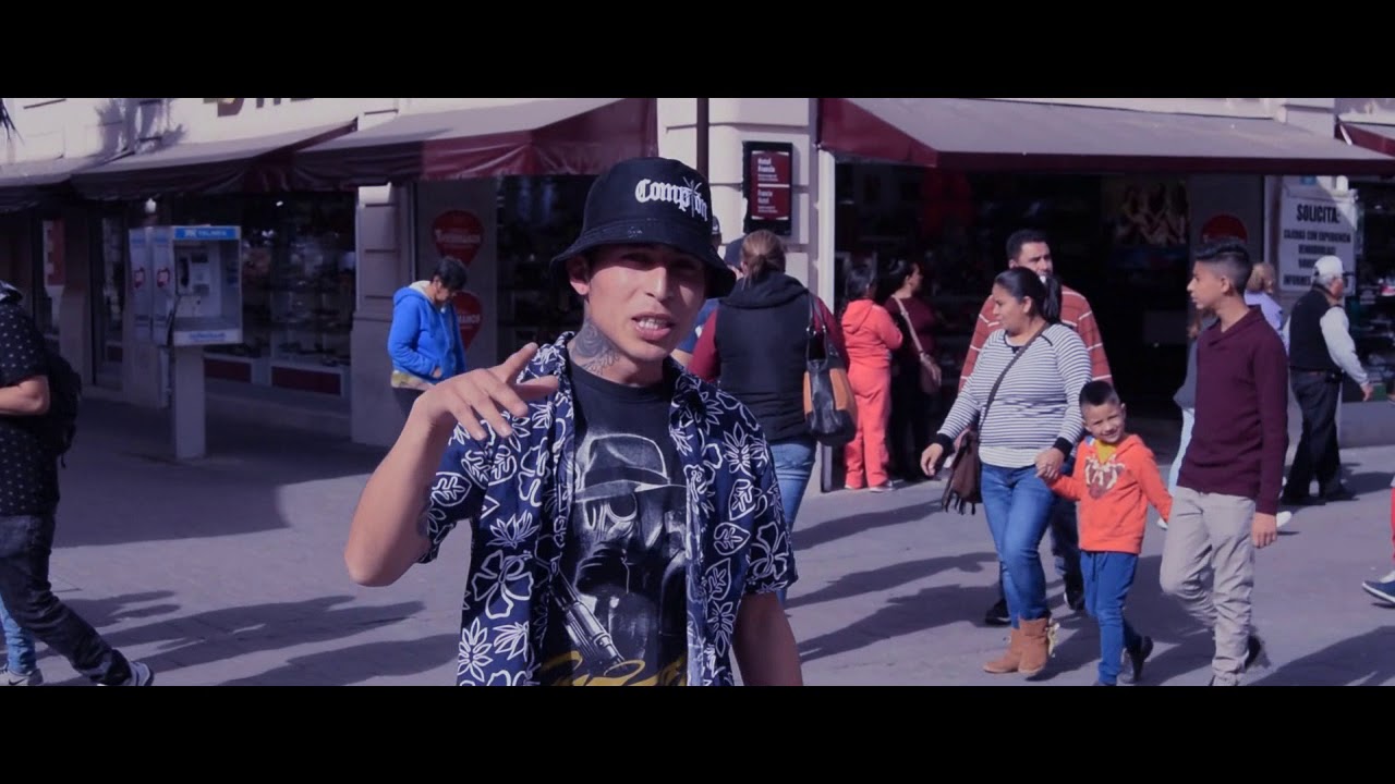 ENTRE RAPEROS Y CHOLOS-VIDEO OFFICIAL-STREET FILMS (PROD) - YouTube