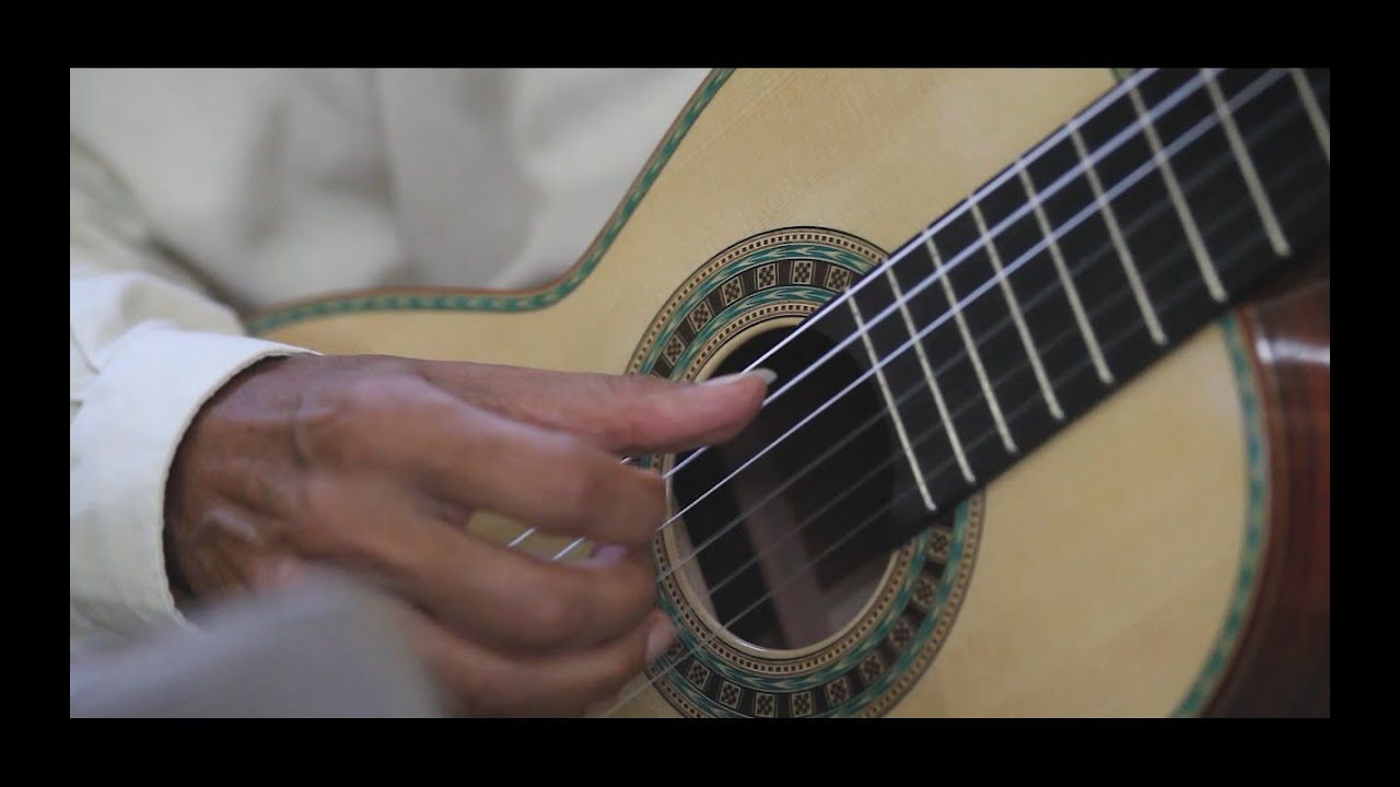 Vengo del Sol de Ernesto Bouvier con una guitarra modelo Torres 'FE18' de Paul Aguilera