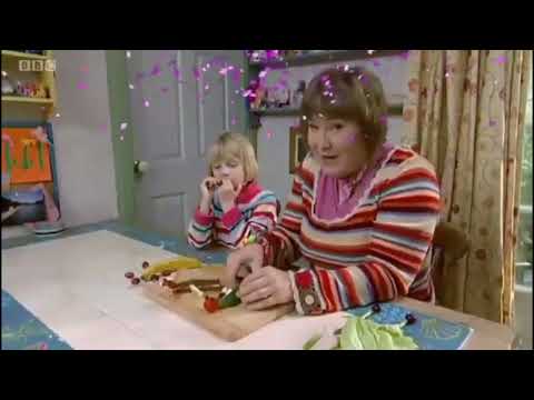 Me Too!: Series 2: The Panto