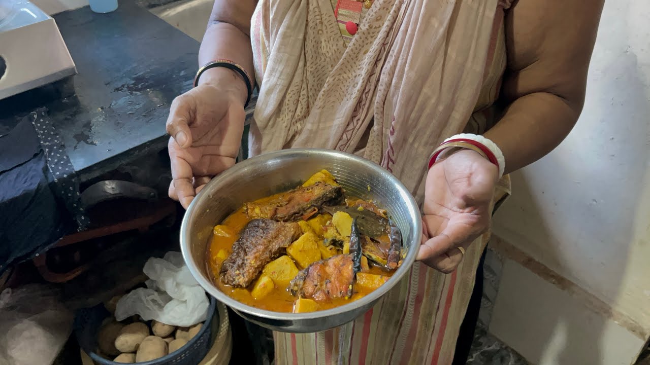 Aajke banabo Maacher Notun recipe watch full video like and subscribe ...