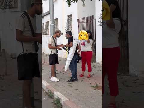 مضحك ميمكنش شريت من عندو خطيبتو بي مليون أو ديتها معايا لدار