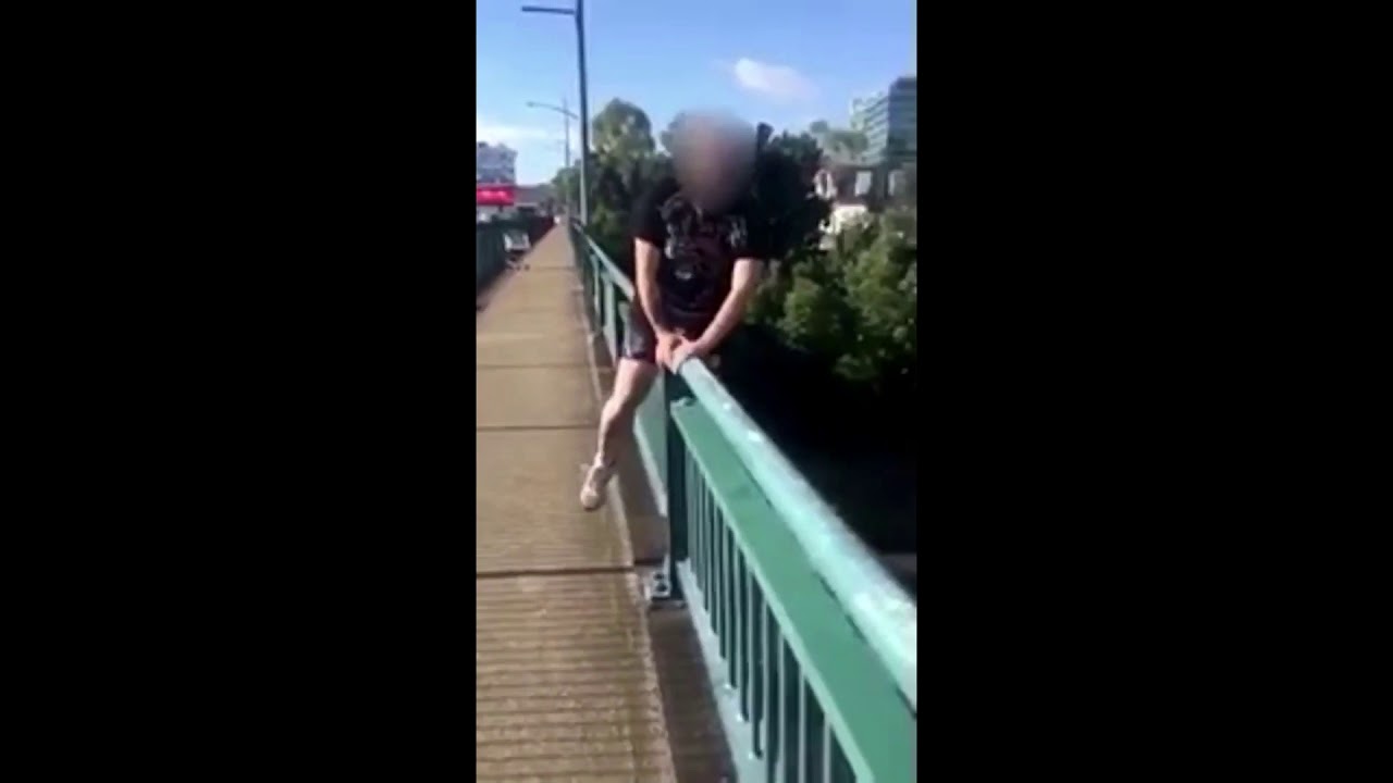 Guy Jumps Off Bridge Into Bremer River - YouTube